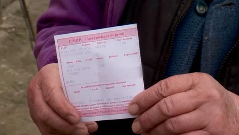 Când intră banii de pensii în octombrie 2025. Apar diferențe în calendarul obișnuit de plată